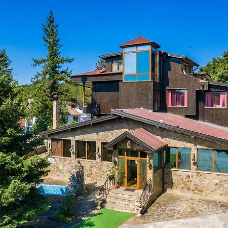 Хотел Галина Палас Srem Exterior foto