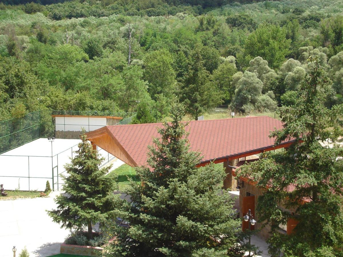 Хотел Галина Палас Srem Exterior foto