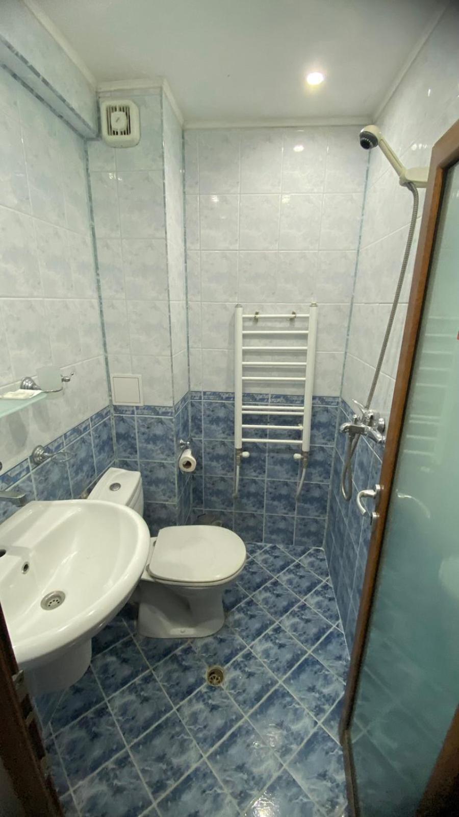 Хотел Галина Палас Srem Exterior foto